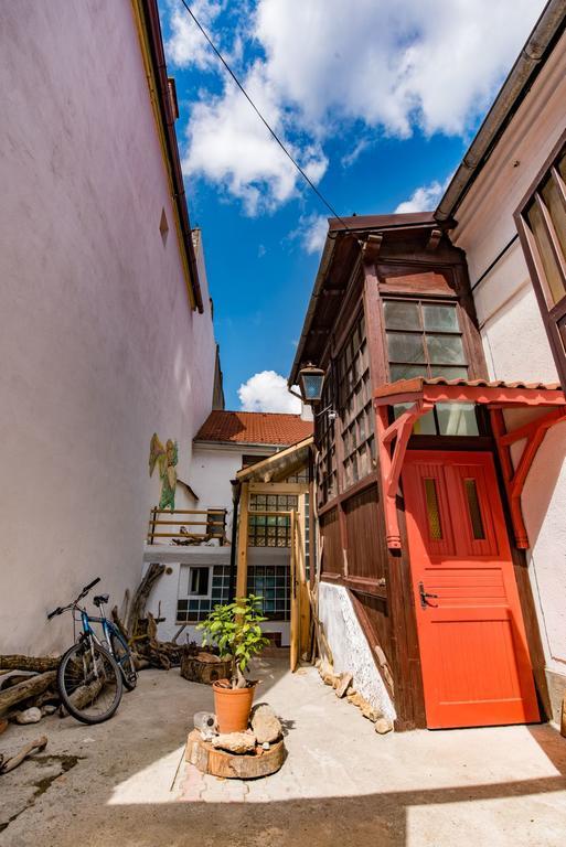 Mountain Tale Hostel บราชอฟ ภายนอก รูปภาพ