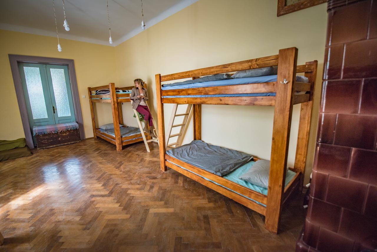 Mountain Tale Hostel บราชอฟ ภายนอก รูปภาพ